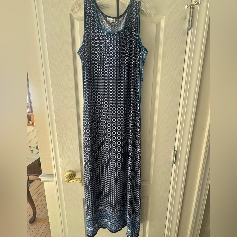 Max Studio Size XL Blue Batik Design Patterns Sleeveless Maxi Dress. NWOT